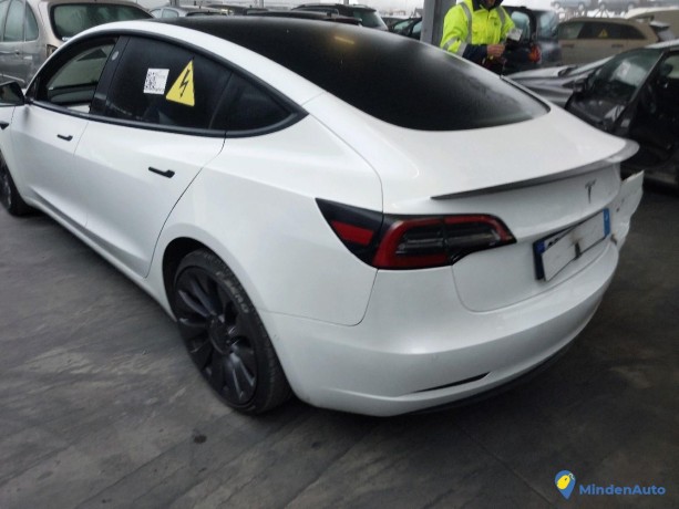 tesla-model-3-dual-motors-82-kwh-electrique-big-1