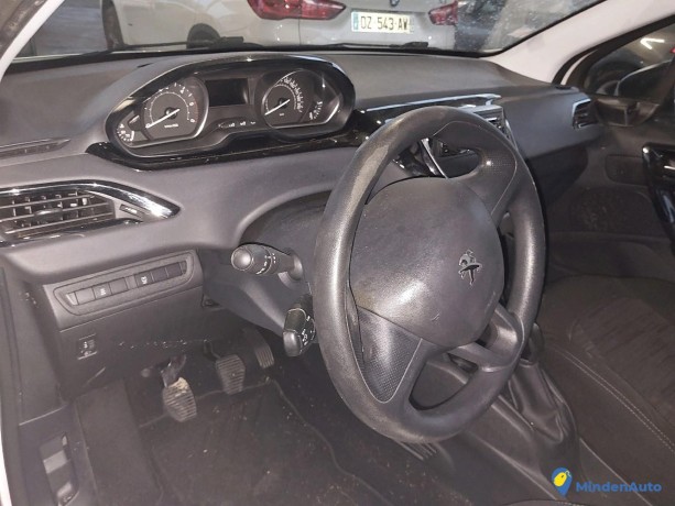 peugeot-208-16-bluehdi-100-affaire-gazole-big-4