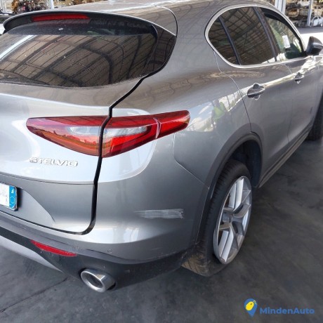 alfa-romeo-stelvio-20t-280-q4-first-at8-essence-big-2