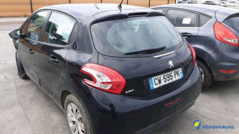 peugeot-208-cw-595-pk-big-1