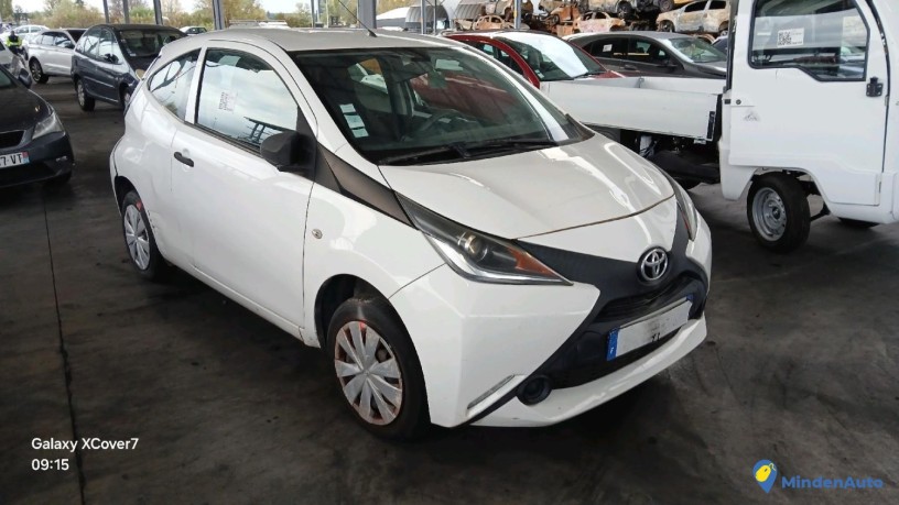 toyota-aygo-ii-10-vvt-i-68-sopstar-essence-big-2