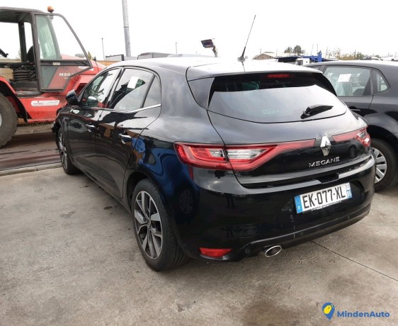 renault-megane-ek-077-xl-big-1