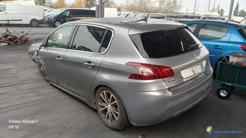 peugeot-308-ii-2-12i-130-essence-big-1