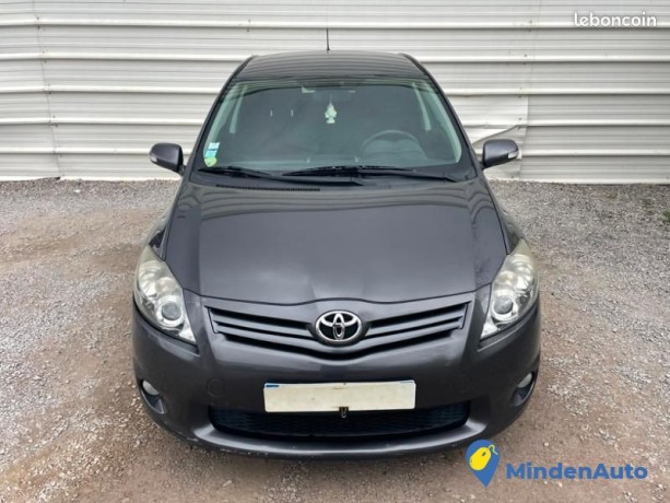 toyota-auris-90-d-4d-fap-connect-114g-5p-big-0