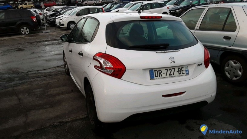 peugeot-208-dr-727-be-big-1