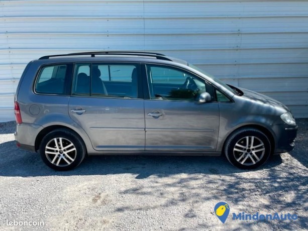 volkswagen-touran-19-tdi-105ch-confort-7-places-big-3