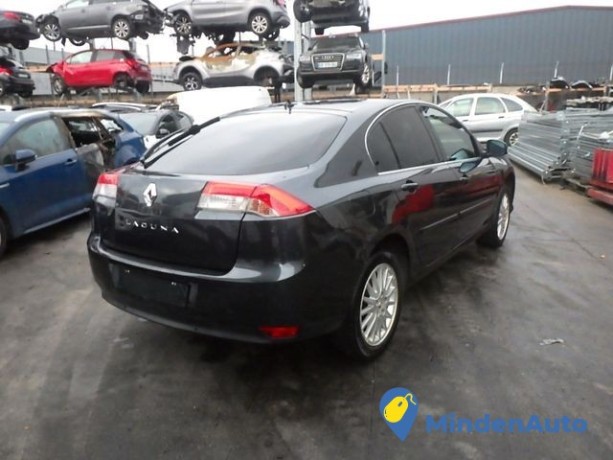 renault-laguna-dynamique-20-dci-fap-110kw-big-3