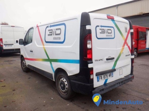 renault-trafic-16-dci-95-ch-l1h1-big-3