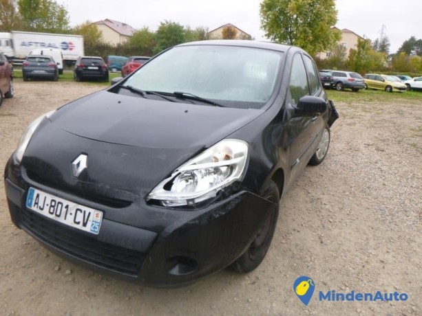 renault-clio-3-clio-3-phase-2-15-dci-8v-turbo-big-0