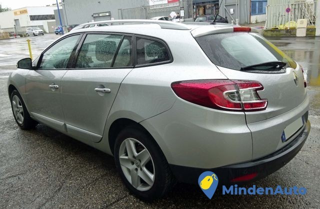 renault-megane-estate-15-dci-100-big-3