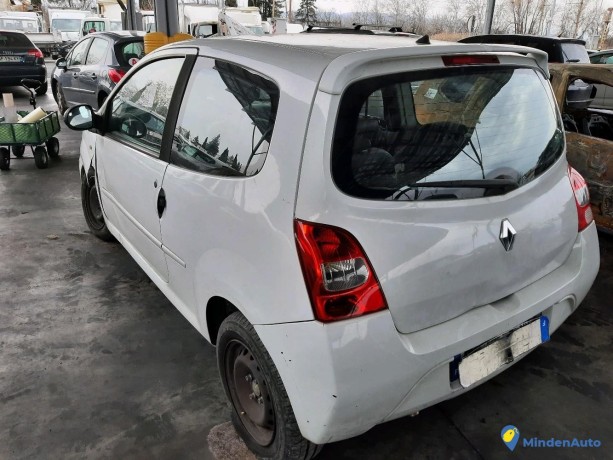 renault-twingo-ii-15-dci-ref-317747-big-1