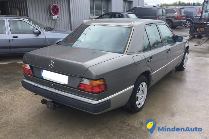 mercedes-w124-200e-ref-0379231-big-2