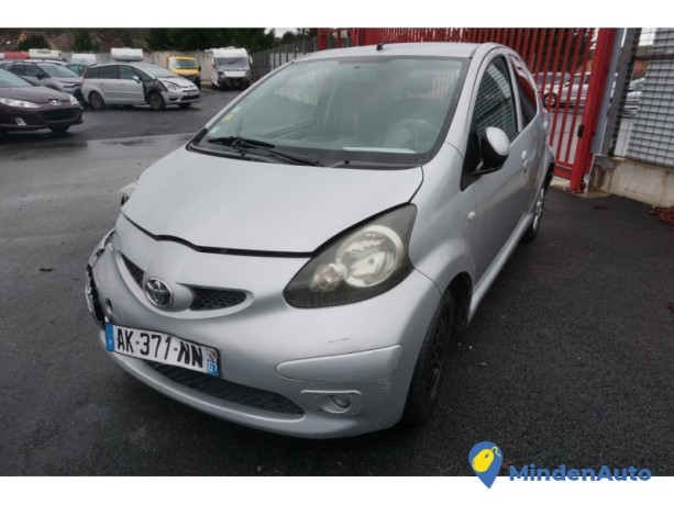 toyota-aygo-1-14-d4d-8v-turbo-lp-78927-big-0