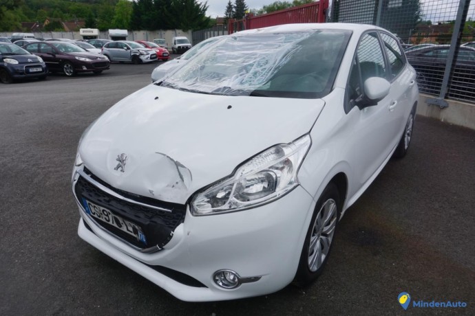 peugeot-208-1-14-hdi-8v-turbo-lp-80170-big-0