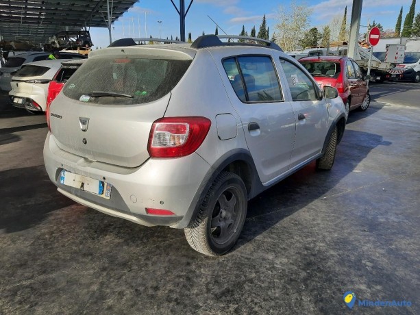 dacia-sandero-stepway-15-dci-90-ref-319397-big-2