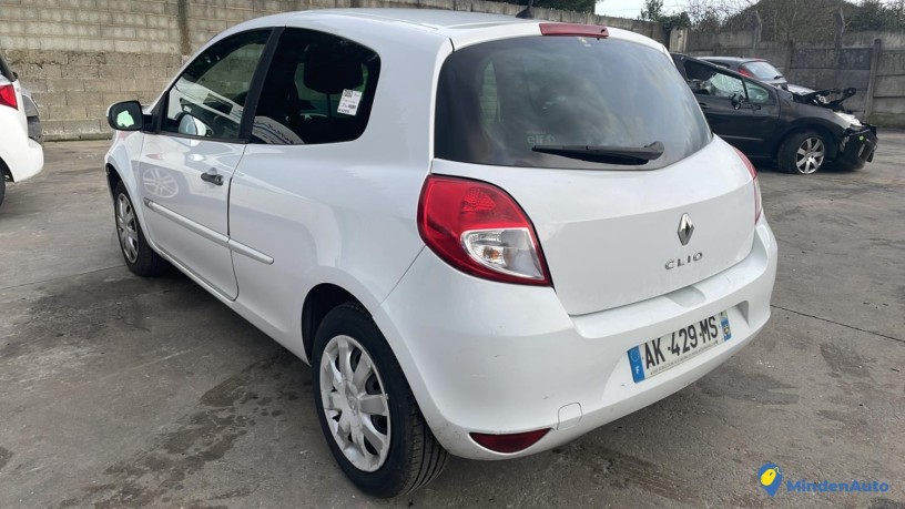 renault-clio-iii-15dci-70-big-2