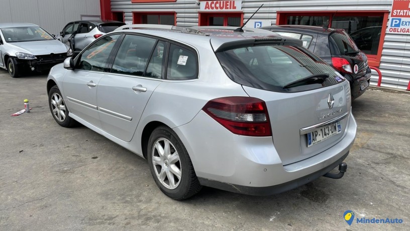 renault-laguna-iii-estate-15dci-110-big-2