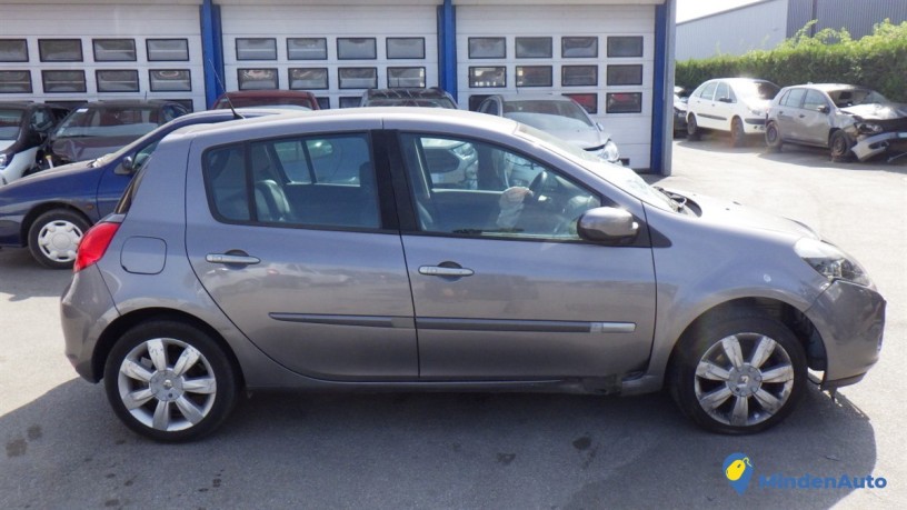 renault-clio-iii-15-dci-n12098-big-2