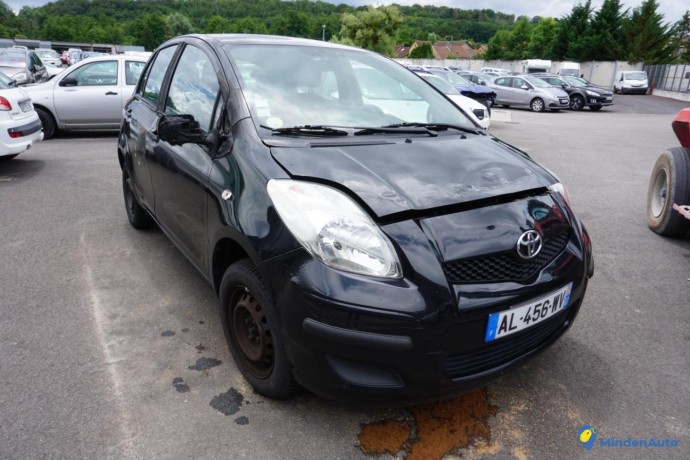 toyota-yaris-2-lp-11551109-big-2