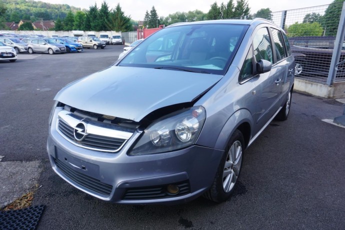 opel-zafira-b-big-0