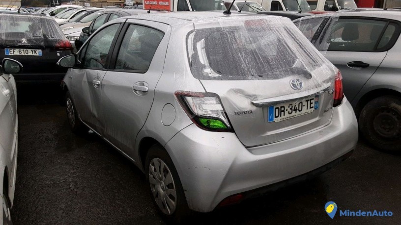 toyota-yaris-hybrid-dr-340-te-big-0