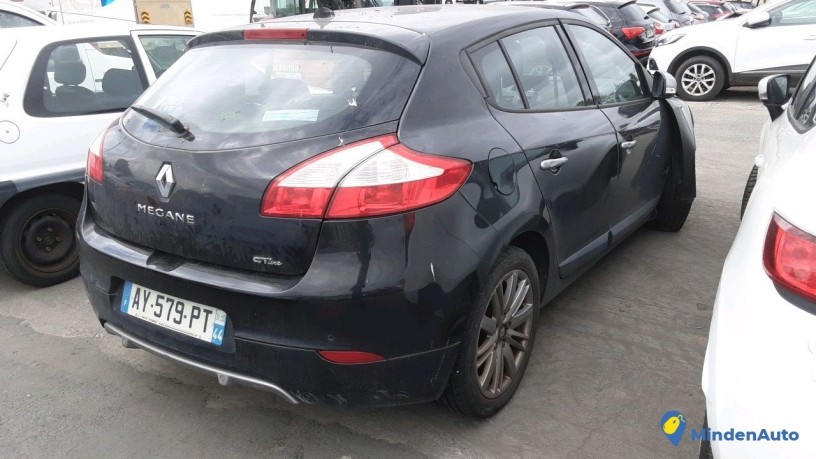 renault-megane-ay-579-pt-big-2