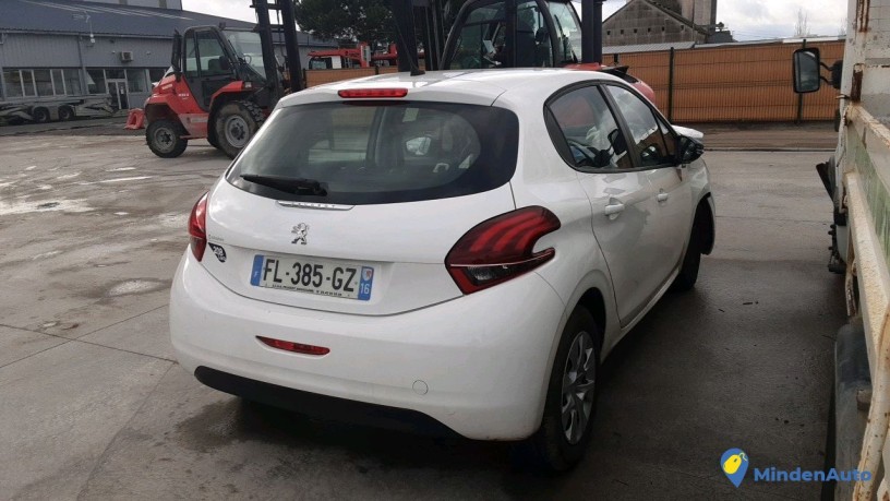 peugeot-208-fl-385-gz-big-1