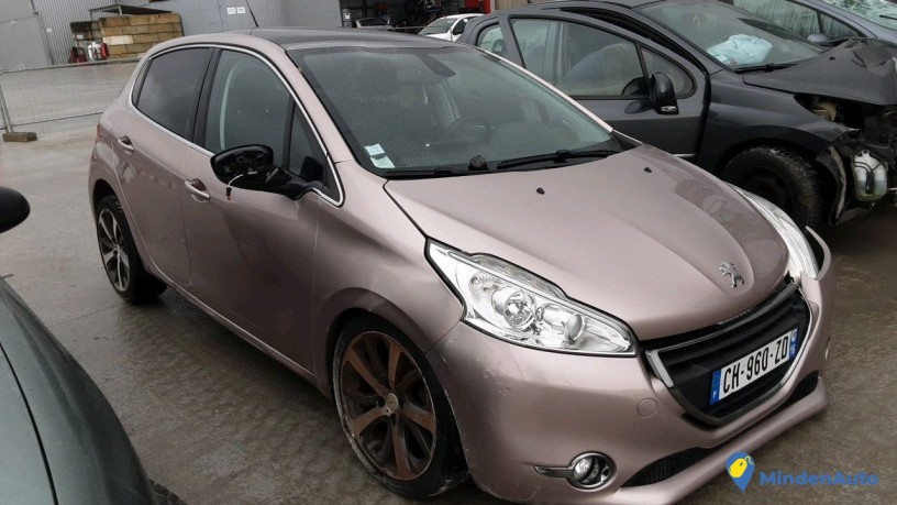 peugeot-208-ch-960-zd-big-0