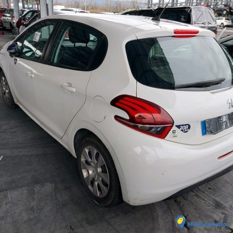 peugeot-208-12-puretech-68-like-essence-big-1