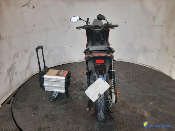 divers-seat-mo-e-scooter-125-electrique-big-3