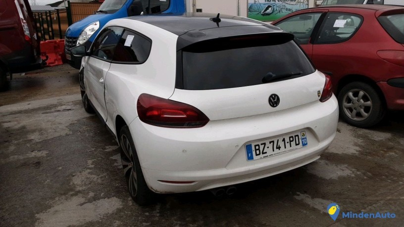 volkswagen-scirocco-bz-741-pd-big-2