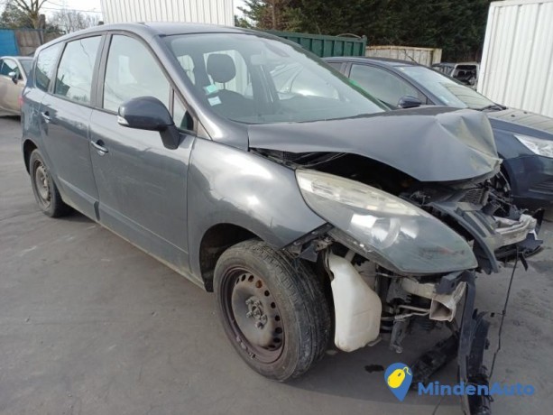 renault-grand-scenic-3-phase-1-12751769-big-2