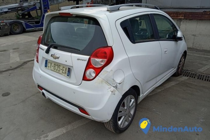 chevrolet-spark-12i-81cv-h5-big-3