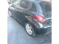 peugeot-208-12i-82-style-essence-small-1