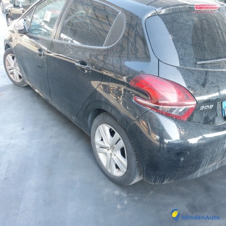 peugeot-208-12i-82-style-essence-big-1