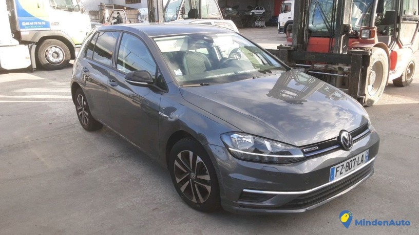 volkswagen-golf-fz-807-la-vol-non-ve-big-0