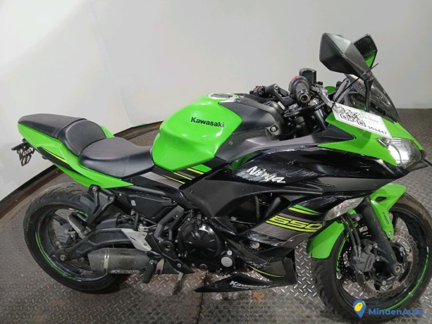 kawasaki-ninja-650-essence-big-1