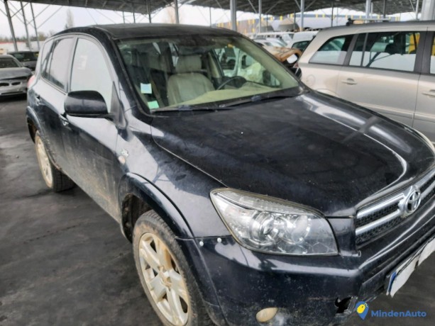 toyota-rav4-22-d-4d-177-ref-318155-big-2