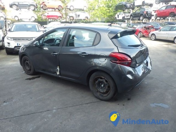 peugeot-208-16-active-bluehdi-75-stop-start-big-2