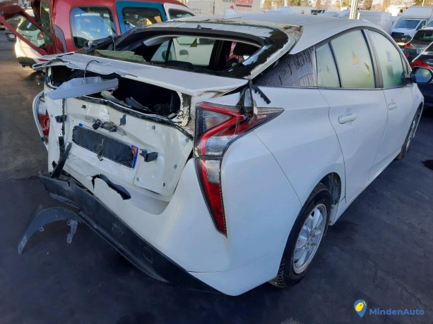 toyota-prius-122h-dynamic-ref-313665-big-3