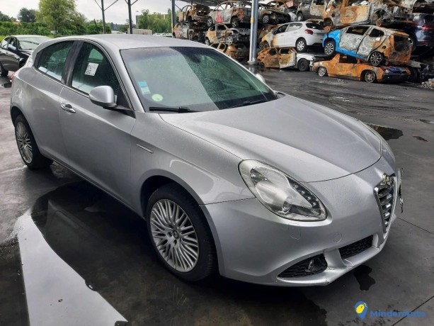 alfa-romeo-giulietta-20-jtdm-170-ref-321720-big-0