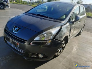 PEUGEOT 5008 1.6 E-HDI 115 ACTIVE Réf : 331305