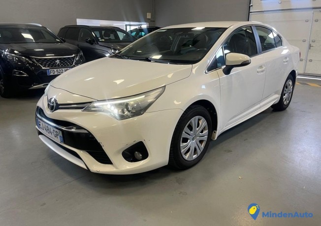 toyota-avensis-16d-4d-112cv-du-2017-big-0