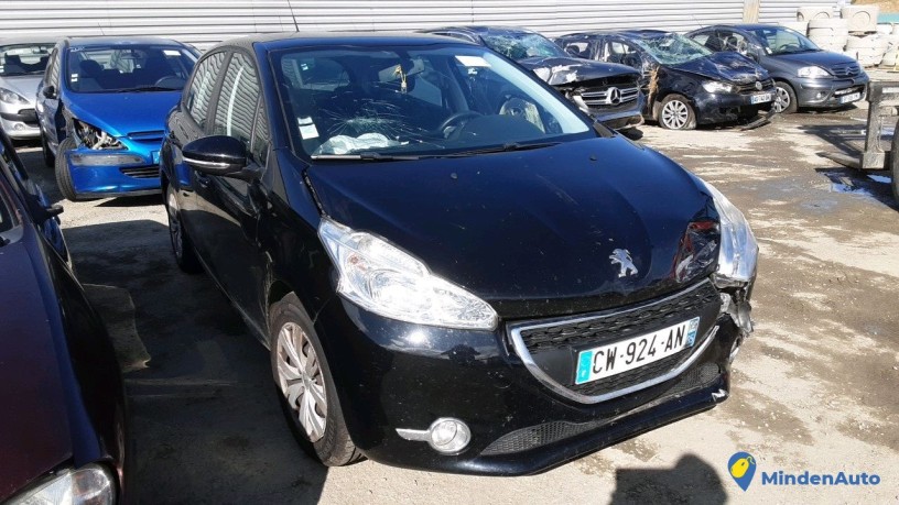 peugeot-208-cw-924-an-big-0