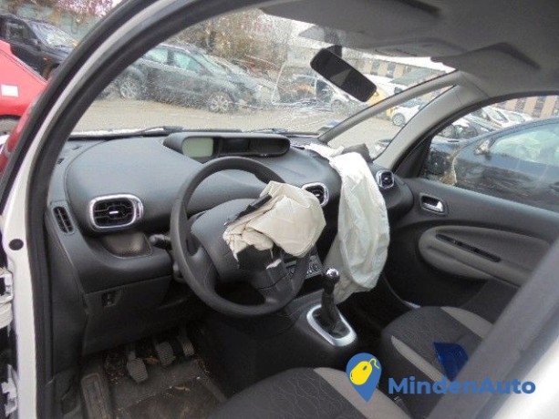 citroen-c3-picasso-16-vti-120-cw172-big-4