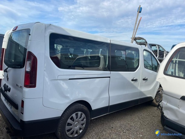 renault-trafic-iii-16-dci-125-9-places-big-1