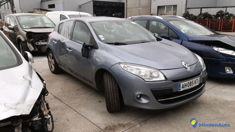 renault-megane-ah-085-kt-big-2