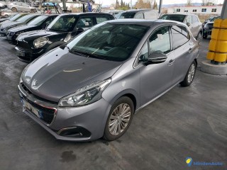 PEUGEOT 208 1.2 PURETECH 110 ALLURE - ESSENCE