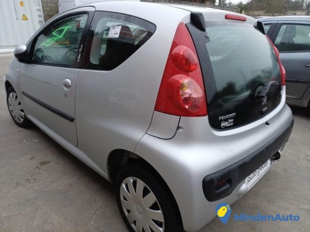 peugeot-107-phase-1-12479476-big-1