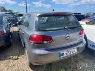 VOLKSWAGEN Golf VI 1.6 TDi 105 BVA